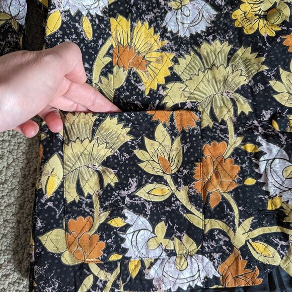 Quilted vintage floral bomber jacket,  size M, wonderful colour scheme - Picture 5 of 9